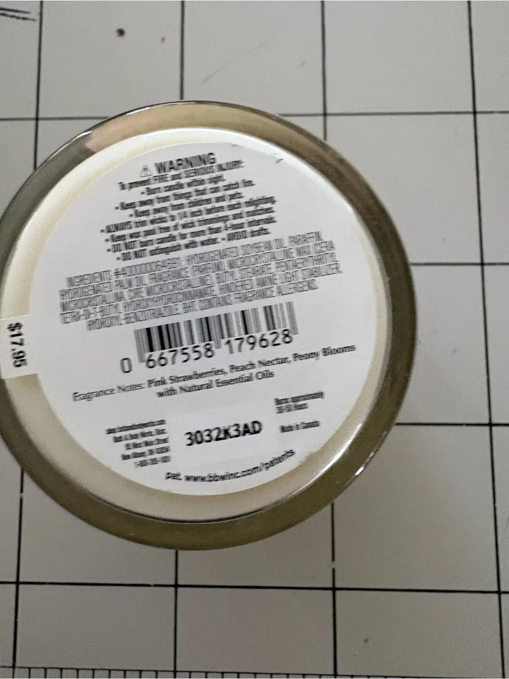 Bath & Body Works Gingham Gorgeous Candle single wick 8 oz jar NWT